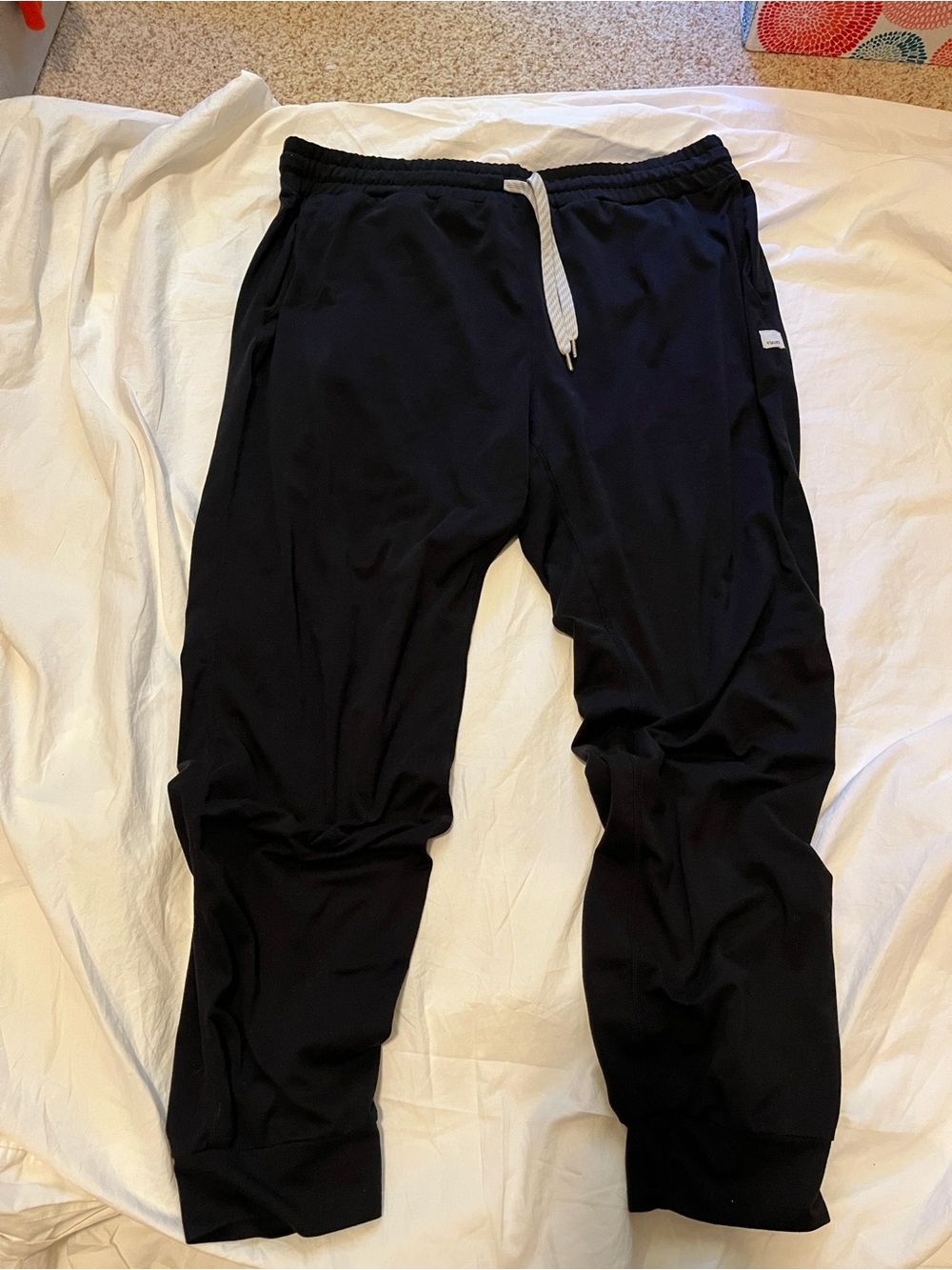 Vuori Black Performance Jogger - size L